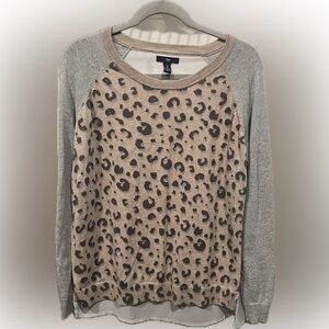 Gap women’s crewneck leopard print sweater